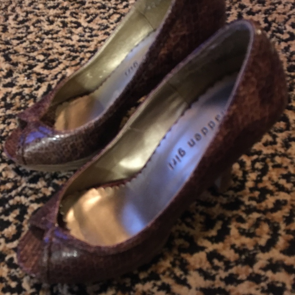 CUTE  3in. SNAKE SKIN OPEN TOE SHOE